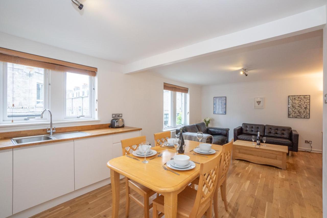Dwellcome Home: West End 2-Bedroom with Free Parking & Wi-Fi Aberdeen Exterior photo